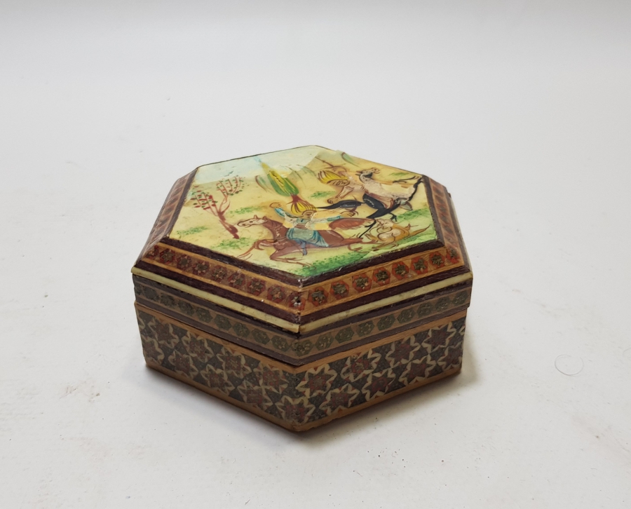 MİNYATÜR VE MARKUTERİ İŞÇİLİKLİ EL YAPIMI ANTİKA KAPAKLI MÜCEVHER KUTUSU