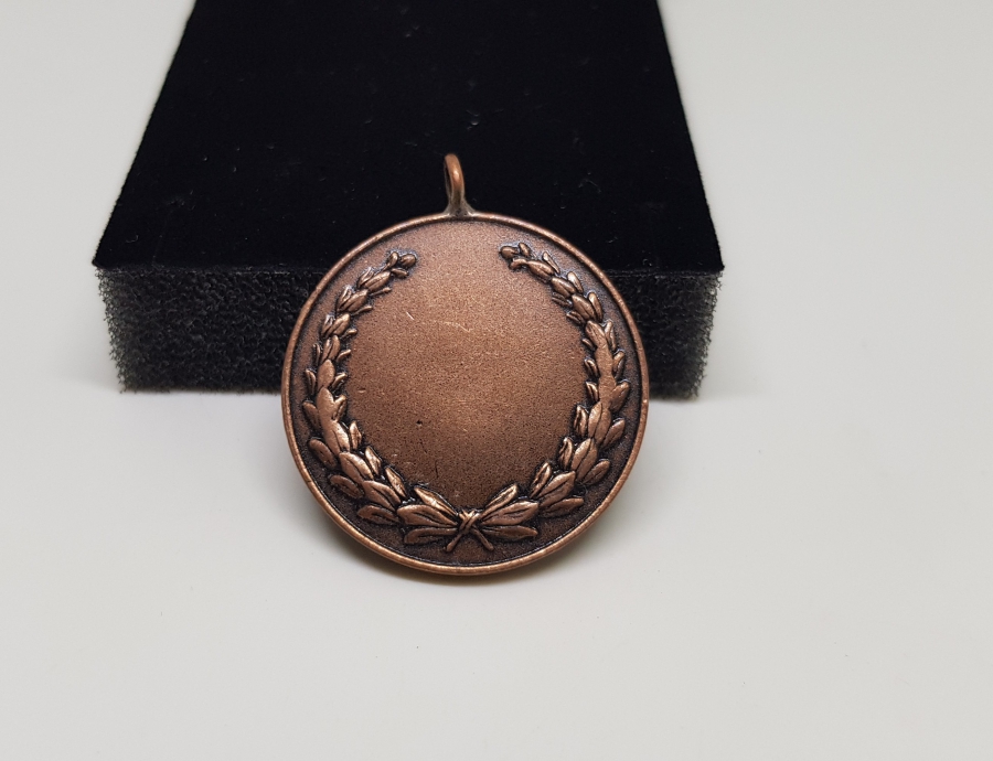 ÜZERİ MİNE İŞÇİLİKLİ ÇİL KONDİSYONDA BRONZ KIZILAY KAN BAĞIŞÇISI MADALYASI