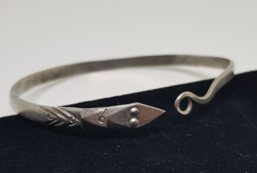 YILAN FORMUNDA YAPILMIŞ RUM İŞİ ANTİKA PAZUBENT