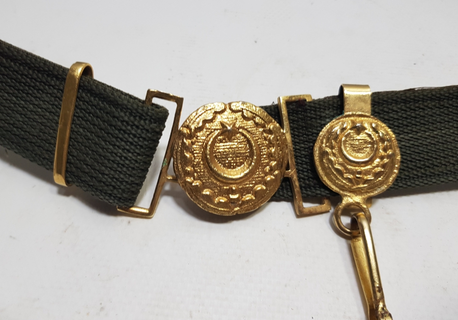 CUMHURİYET BAŞLARI ÇİL KONDİSYONDA ANTİKA SUBAY KEMERİ