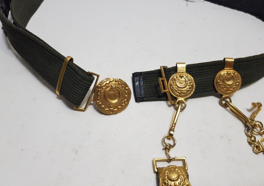 CUMHURİYET BAŞLARI ÇİL KONDİSYONDA ANTİKA SUBAY KEMERİ