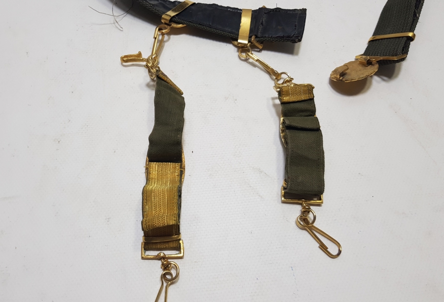 CUMHURİYET BAŞLARI ÇİL KONDİSYONDA ANTİKA SUBAY KEMERİ