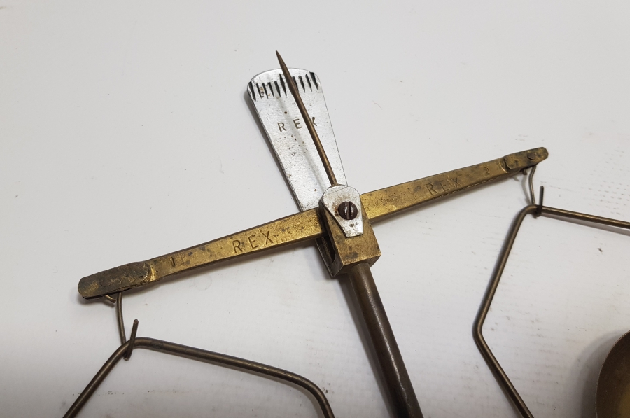 ANTİKA KUYUMCU TERAZİSİ PARÇALARI VE AĞIRLIKLARI