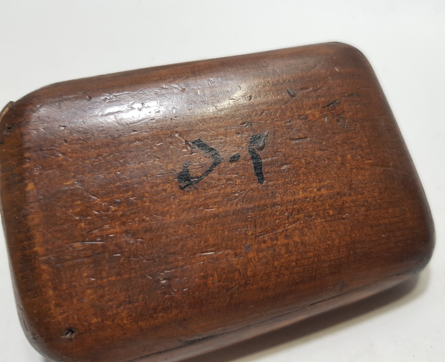 ÜZERİ OSMANLICA YAZILI OSMANLI DÖNEMİ AHŞAP SİGARA TABAKASI