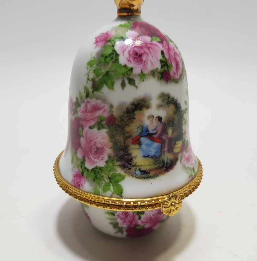 İNGİLİZ YAPIMI ANTİKA PORSELEN KAPAKLI MÜCAVHER KUTUSU