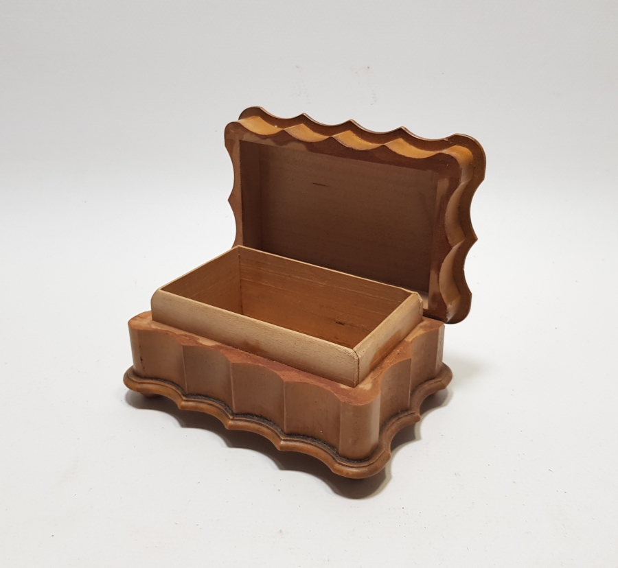 ÜZERİ EL BOYAMA İŞÇİLİKLİ BÜYÜK BOY AHŞAP MÜCEVHER KUTUSU - TESPİH KUTUSU