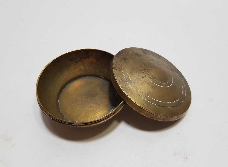 OSMANLI DÖNEMİ NADİR FORMDA SÜLEYMANİYE İŞİ KAPAKLI KINA TASI