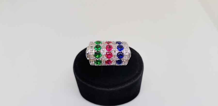 PIRLANTA VE ÇEŞİTLİ RENKLİ TAŞLARLA SÜSÜLÜ BÜYÜK BOY YÜZÜK