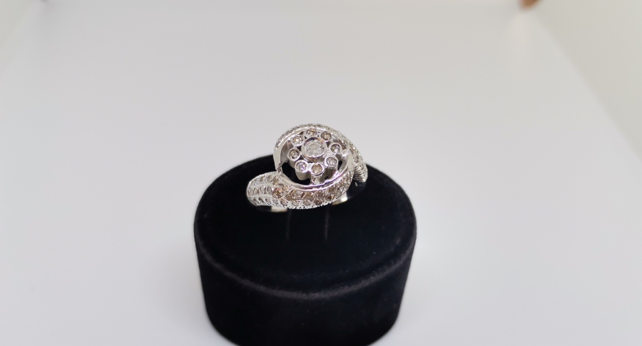 PIRLANTA TAŞLI SALYANGOZ MODELİ YÜZÜK