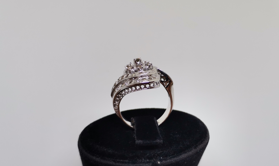 BÜYÜK SALYANGOZ MODEL PIRLANTA YÜZÜK