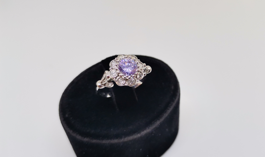 AMETİST VE PIRLANTA TAŞLI DİVANHANE ÇİVİSİ MODELİ YÜZÜK