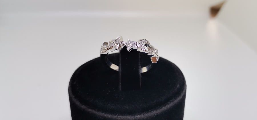 AY VE YILDIZLARLA DEKORLU PIRLANTA TAŞLI YÜZÜK