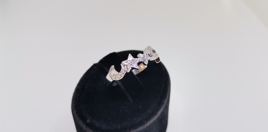 AY VE YILDIZLARLA DEKORLU PIRLANTA TAŞLI YÜZÜK