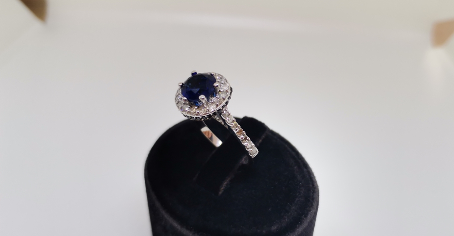 SAFİR VE PIRLANTA TAŞLI KUBBELİ MODEL YÜZÜK