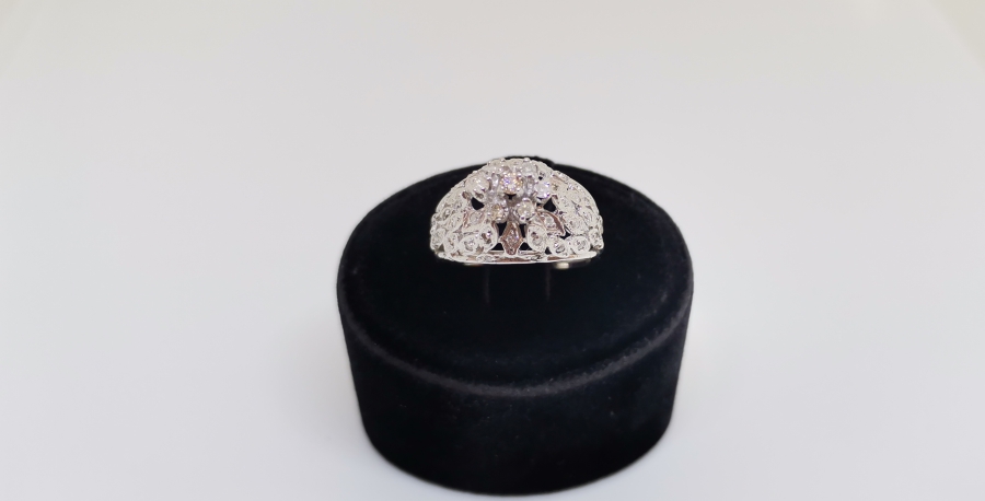 DİK SARMAŞIK MODELİ PIRLANTA TAŞLI YÜZÜK