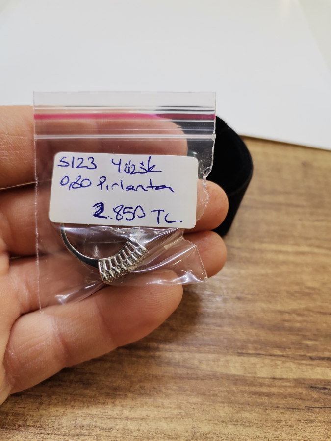 PIRLANTA TAŞLI HALI MODELİ YÜZÜK