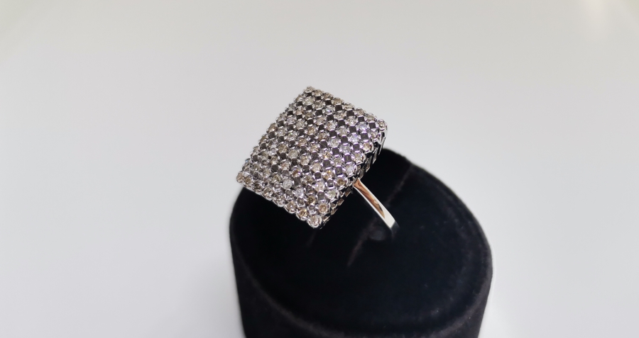 PIRLANTA TAŞLI HALI MODELİ YÜZÜK