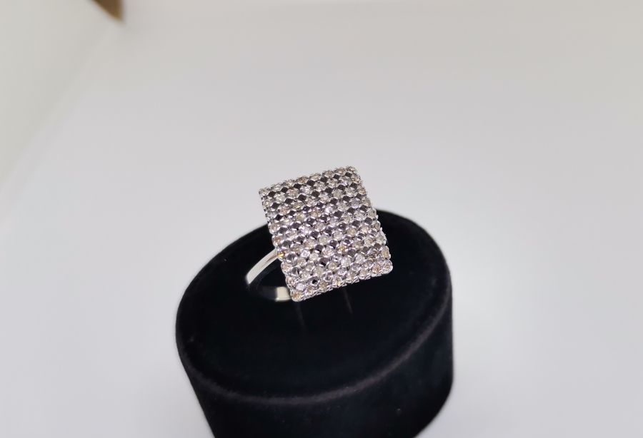 PIRLANTA TAŞLI HALI MODELİ YÜZÜK