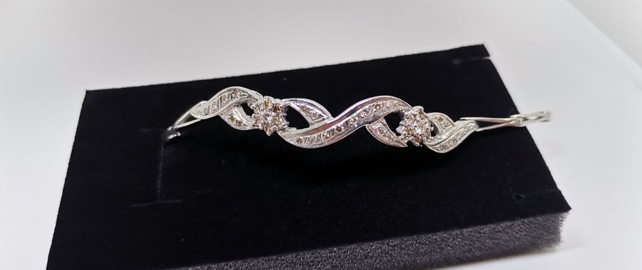 PIRLANTA TAŞLI SARMAŞIK MODEL BİLEKLİK