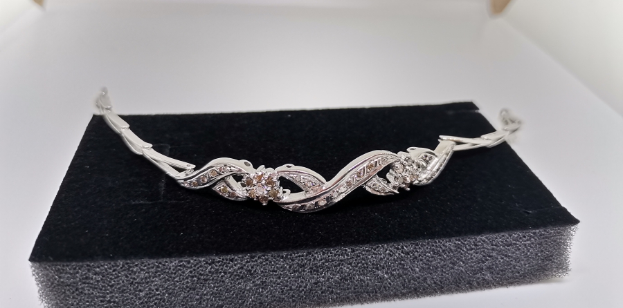 PIRLANTA TAŞLI SARMAŞIK MODEL BİLEKLİK