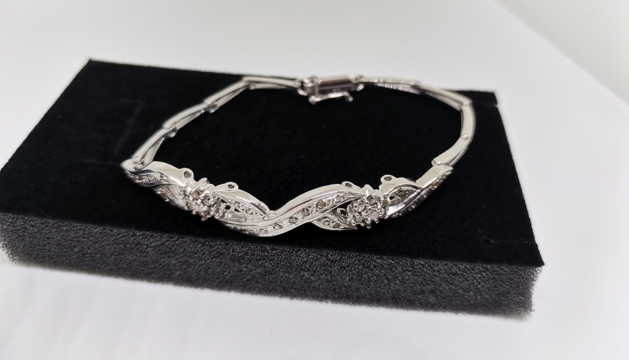 PIRLANTA TAŞLI SARMAŞIK MODEL BİLEKLİK