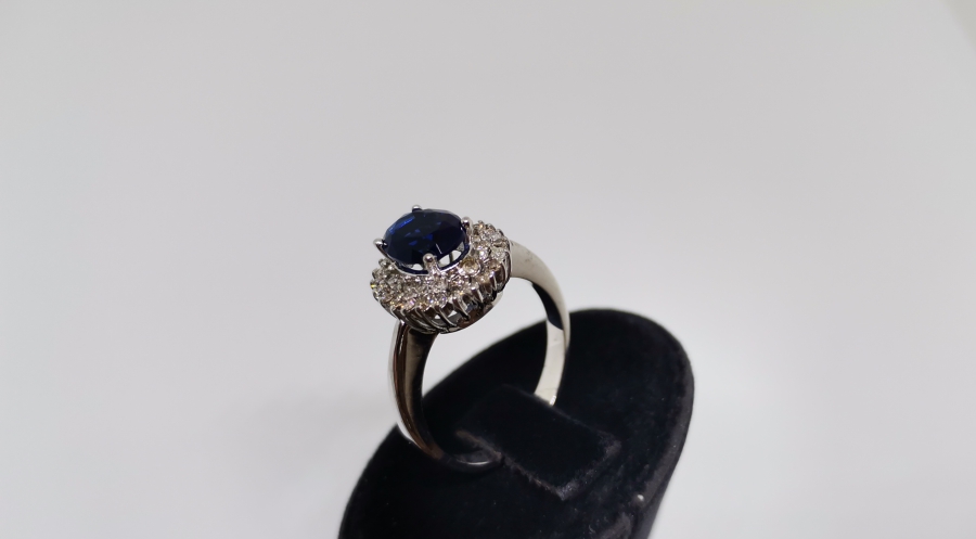 SAFİR VE PIRLANTA TAŞLI OVAL KESİM YÜZÜK