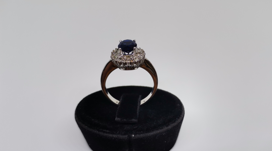 SAFİR VE PIRLANTA TAŞLI OVAL KESİM YÜZÜK