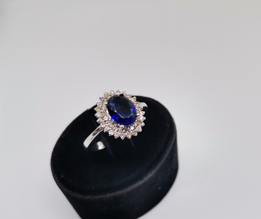 SAFİR VE PIRLANTA TAŞLI OVAL KESİM YÜZÜK