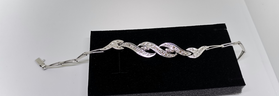 SARMAŞIK MODEL PIRLANTA TAŞLI BİLEKLİK