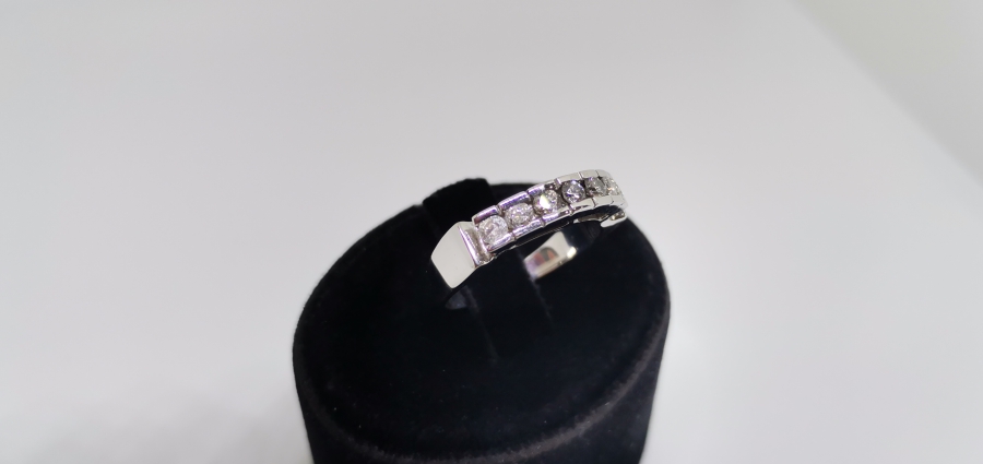 YEDİTAŞ MODEL PIRLANTA YÜZÜK