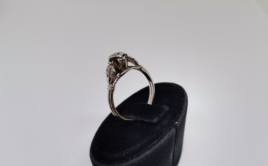 PIRLANTA TAŞLI GEOMETRİK MODEL YÜZÜK