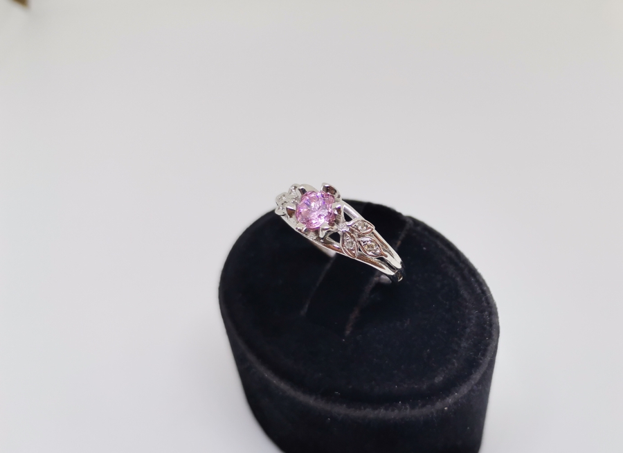 KUVARS VE PIRLANTA TAŞLI YÜZÜK