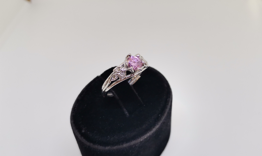 KUVARS VE PIRLANTA TAŞLI YÜZÜK