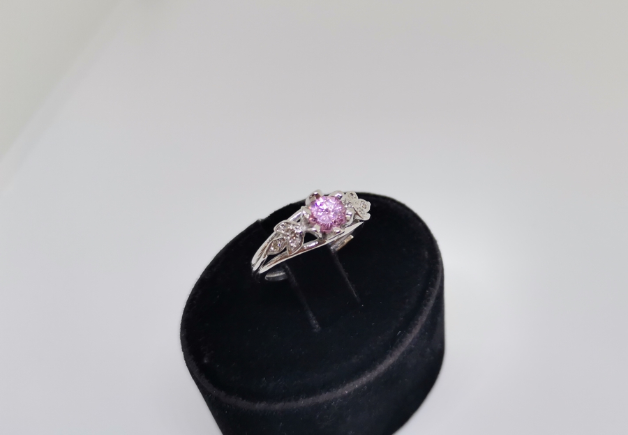 KUVARS VE PIRLANTA TAŞLI YÜZÜK