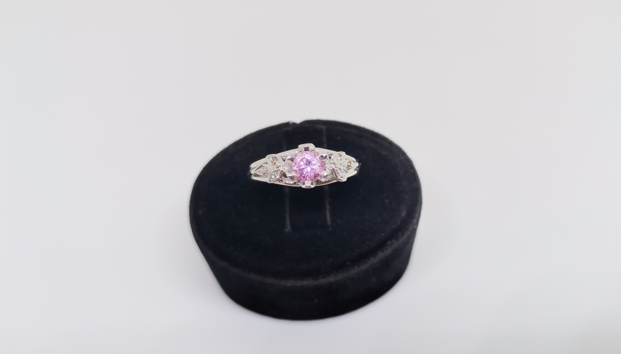 KUVARS VE PIRLANTA TAŞLI YÜZÜK