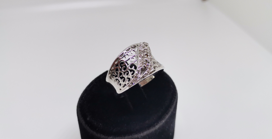 ŞERİT MODEL PIRLANTA YÜZÜK