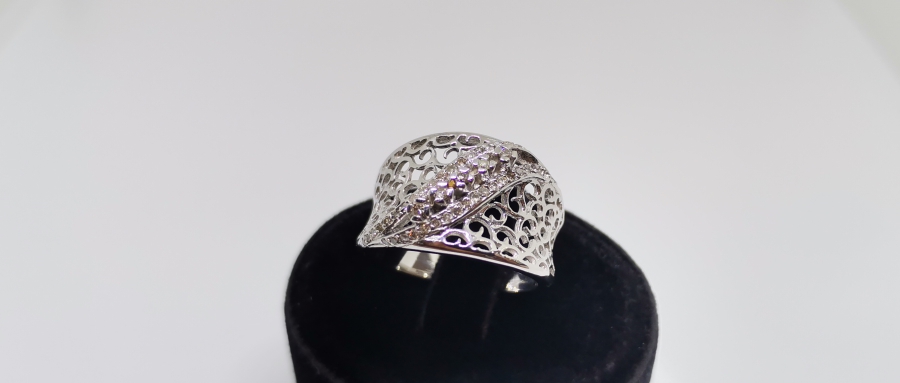 ŞERİT MODEL PIRLANTA YÜZÜK