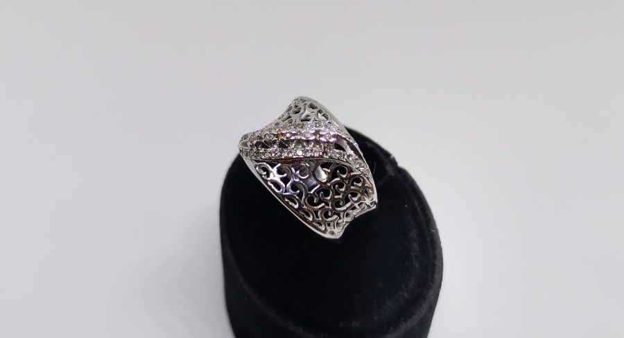 ŞERİT MODEL PIRLANTA YÜZÜK