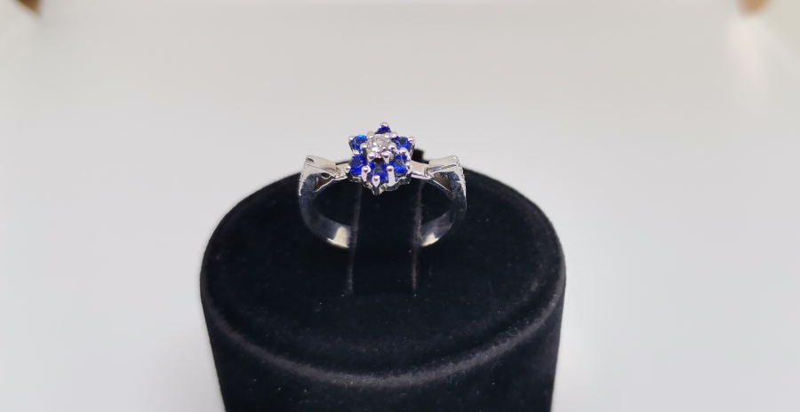 SAFİR VE PIRLANTA TAŞLI YILDIZ MODEL YÜZÜK