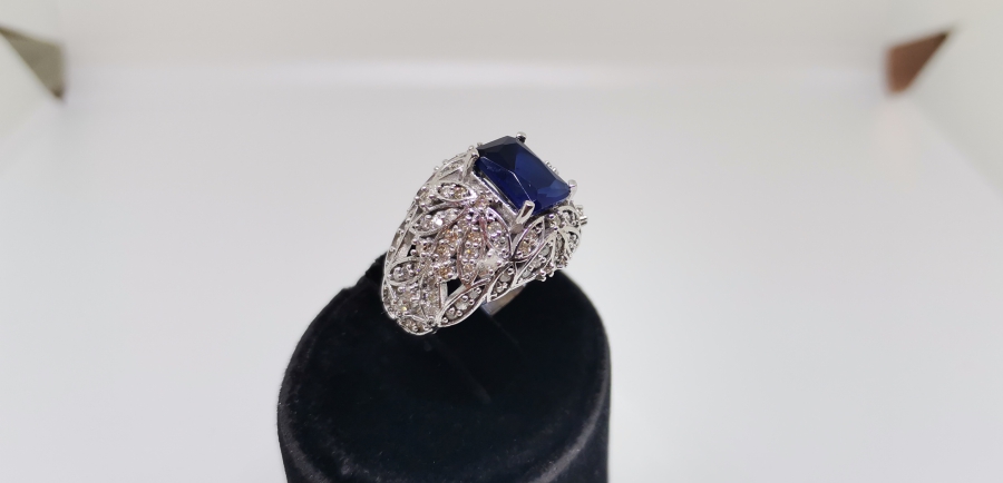 SAFİR VE PIRLANTA TAŞLI HÜRREM MODEL YÜZÜK