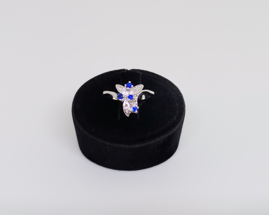 SAFİR VE PIRLANTA TAŞLI DANA BURNU MODELİ YÜZÜK