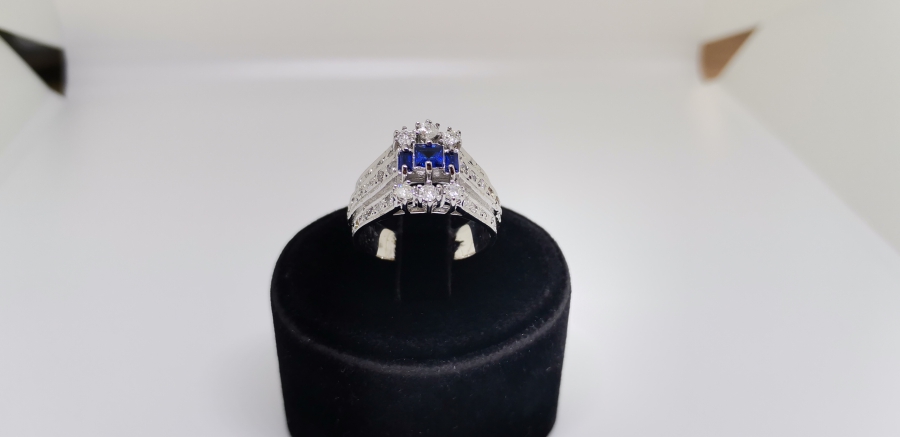 SAFİR VE PIRLANTA TAŞLI ÜÇTAŞLI MODEL YÜZÜK