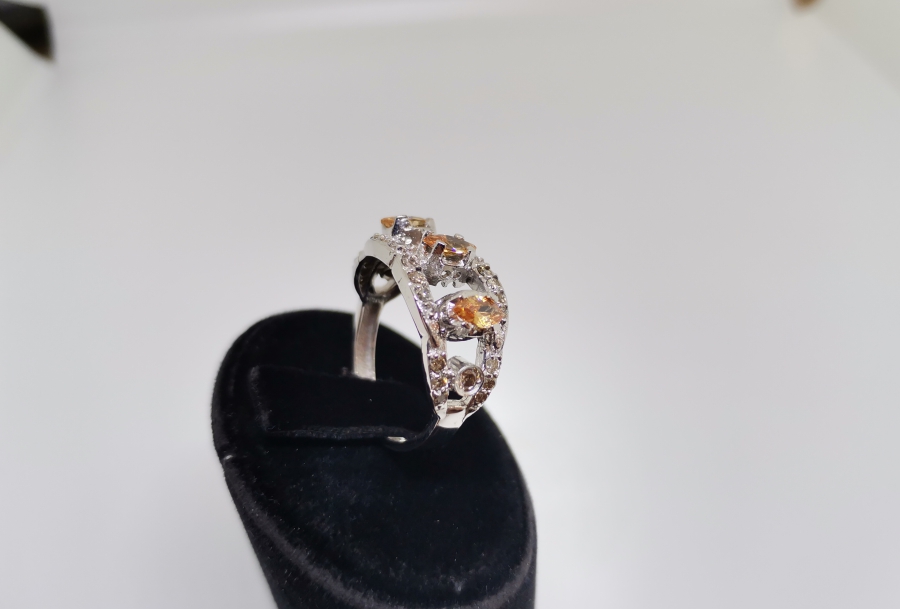 SİTRİN VE PIRLANTA TAŞLI HALKALI MODEL YÜZÜK