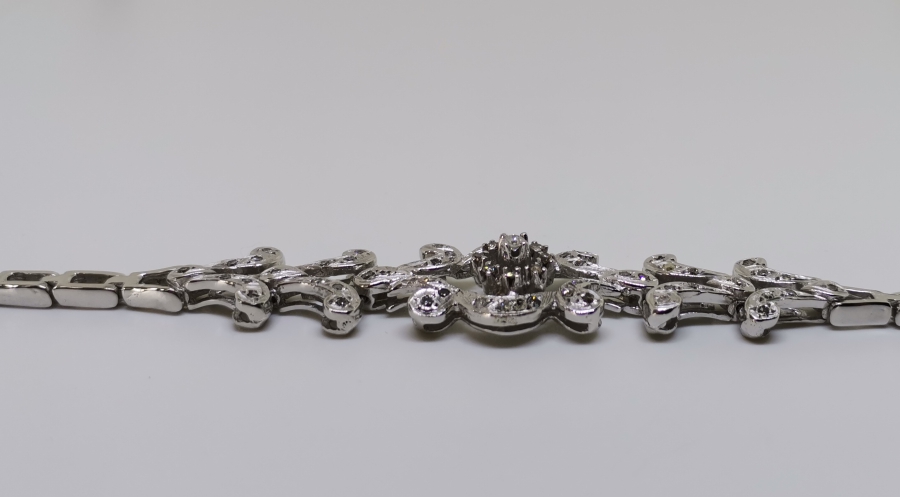 GÜL MODELİ PIRLANTA TAŞLI BİLEKLİK