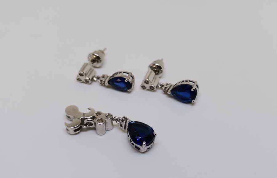 SAFİR VE PIRLANTA TAŞLI DAMLA MODEL TAKIM