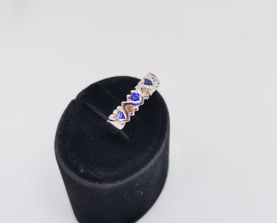 SAFİR VE PIRLANTA TAŞLI YARIM TUR YÜZÜK