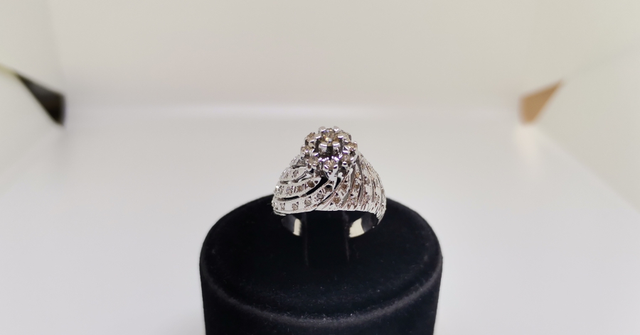 SONSUZLUK MODELİ BÜYÜK BOY PIRLANTA TAŞLI YÜZÜK