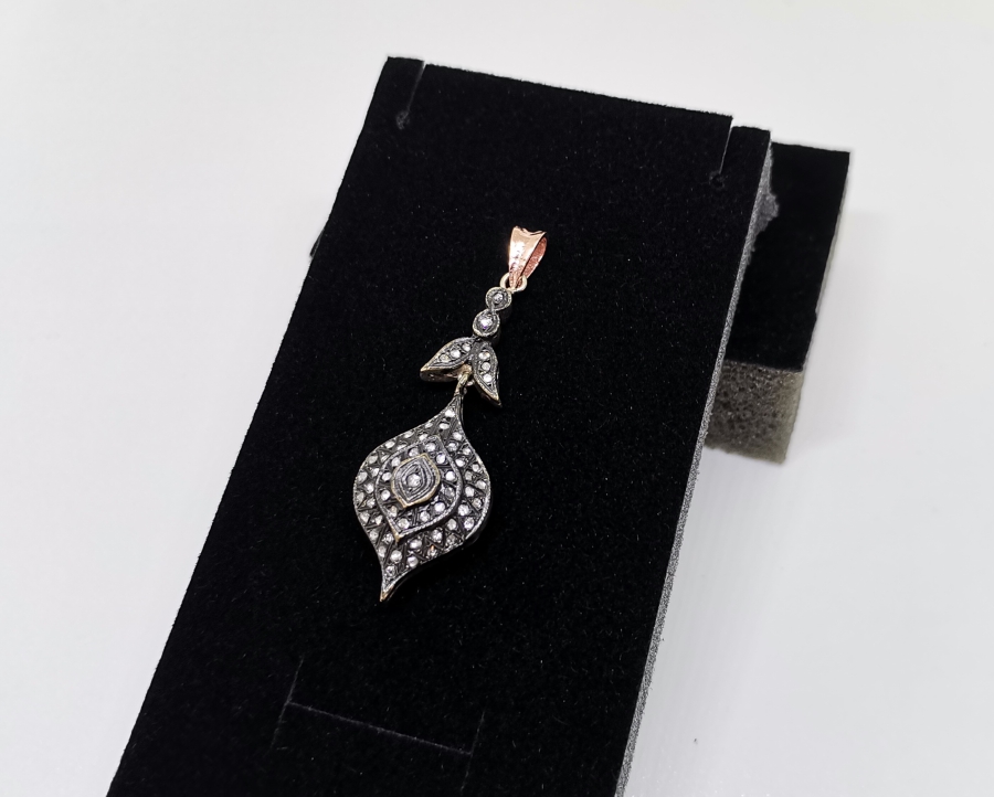 ELMAS TAŞLI DAMLA MODEL KOLYE UCU