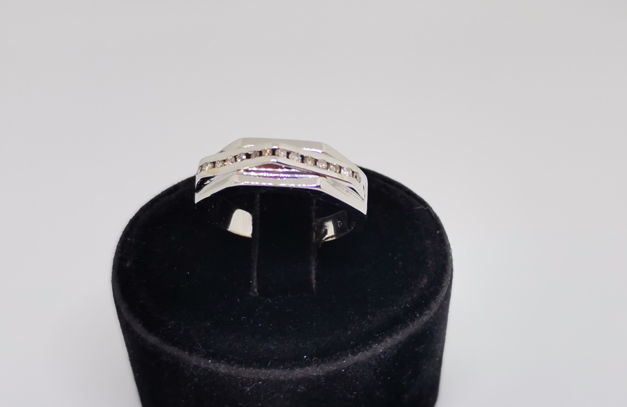 TİFANNY MODEL PIRLANTA TAŞLI YÜZÜK