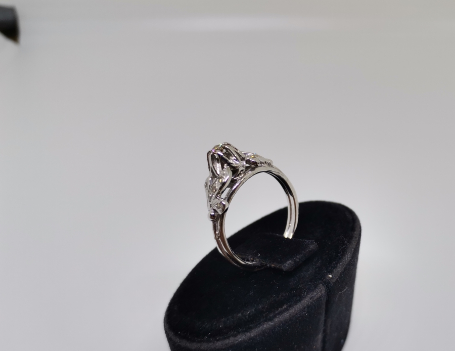 GUBUR MODEL PIRLANTA YÜZÜK